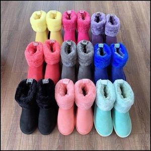 Women and men uggs